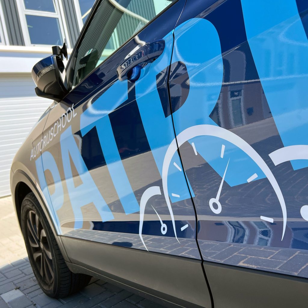 Belettering lesauto Autorijschool Patrix