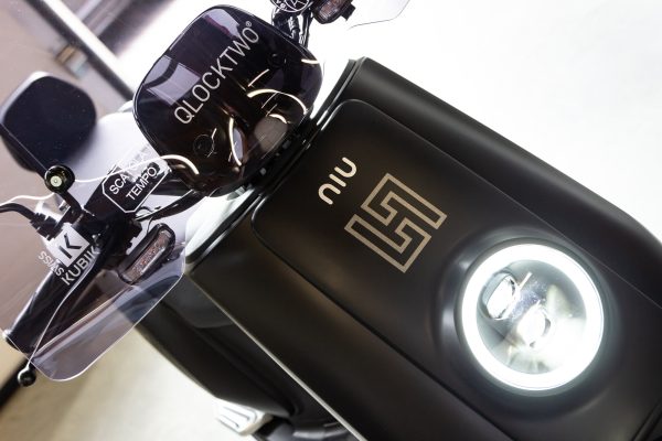Belettering elektrische scooter HourLux